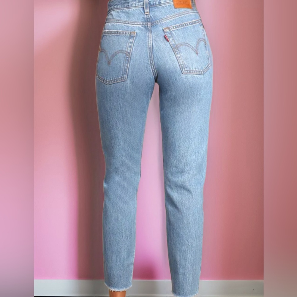 Levi's Wedgie Straight Med Wash High-Rise Distressed Cropped Jeans Button Fly 25